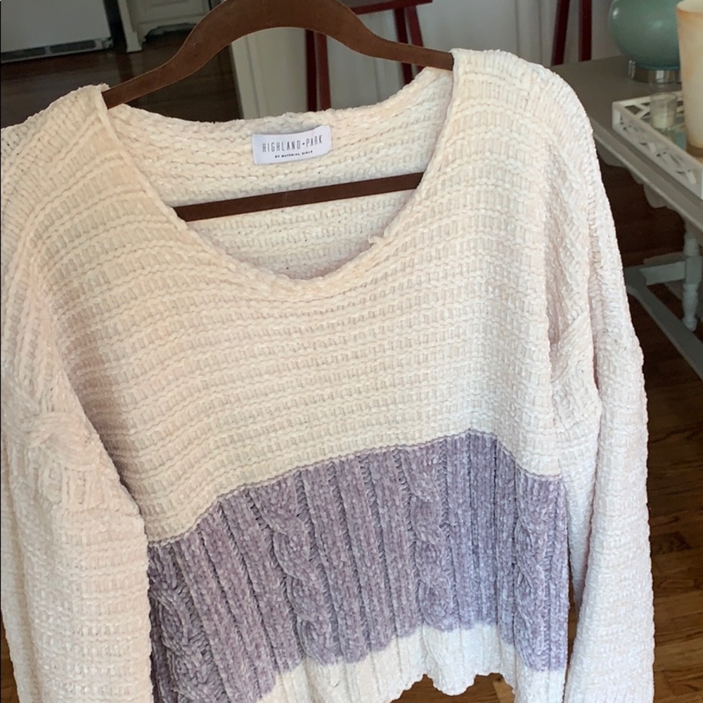 Cream sweater with gray color block